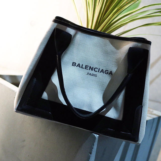 Balenciaga(バレンシアガ)の【格安】BALENCIAGA│バレンシアガ　キャンバストートバッグ　カバス レディースのバッグ(トートバッグ)の商品写真