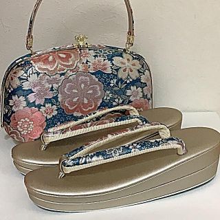 振袖用・袴用　 草履バック セット（水色地花柄）〈新品〉(下駄/草履)