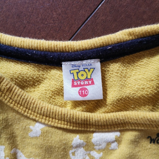 Disney(ディズニー)のトイストーリーのスウェット　裏毛トレーナー　110 キッズ/ベビー/マタニティのキッズ服男の子用(90cm~)(Tシャツ/カットソー)の商品写真