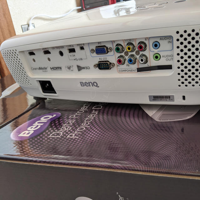 BenQ HT2050 プロジェクター