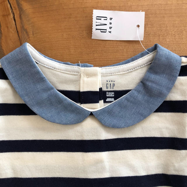 babyGAP(ベビーギャップ)の【まなママ♪さま専用】babyGAP 新品　ボーダーカットソー　95センチ キッズ/ベビー/マタニティのキッズ服女の子用(90cm~)(Tシャツ/カットソー)の商品写真