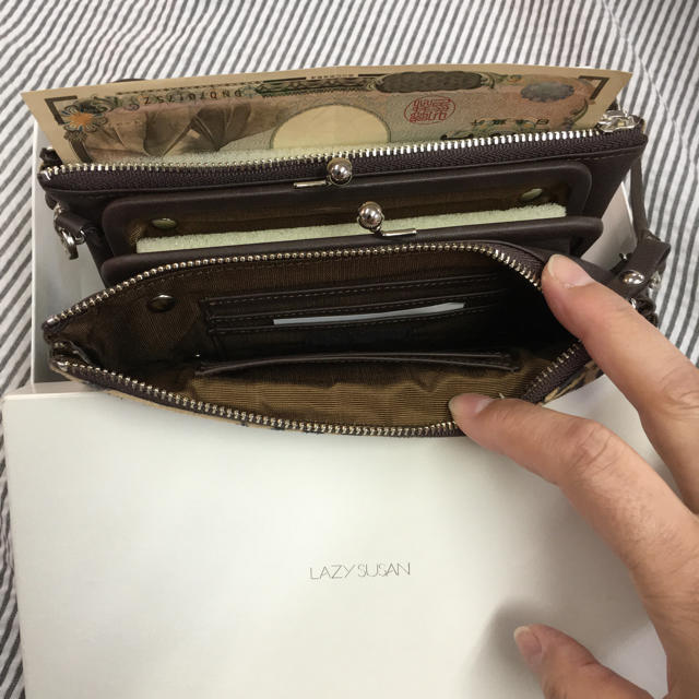 LAZY SUSAN 長財布型クラッチバック LAZY SUSAN 長財布