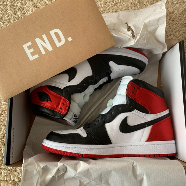 AIR JORDAN 1 SATIN “BLACK TOE”