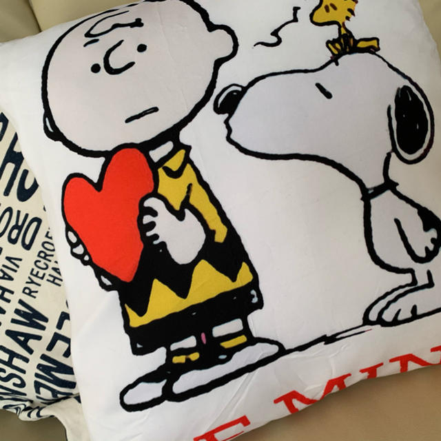 SNOOPY(スヌーピー)のSALE♡ スヌーピー　ピーナッツ　かわいい　クッションカバー　 インテリア/住まい/日用品のインテリア小物(クッションカバー)の商品写真