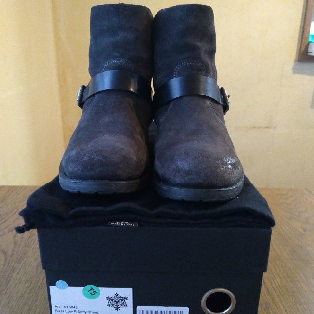 YOOX  ムートンエンジニアブーツ　イタリア製ハンドメイド レディースの靴/シューズ(ブーツ)の商品写真