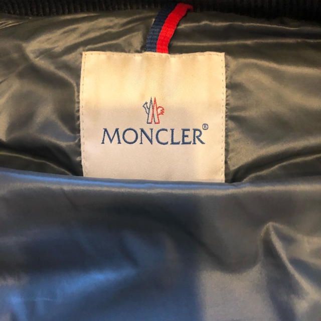 MONCLER(モンクレール)のモンクレール　ダウンベスト メンズのジャケット/アウター(ダウンベスト)の商品写真