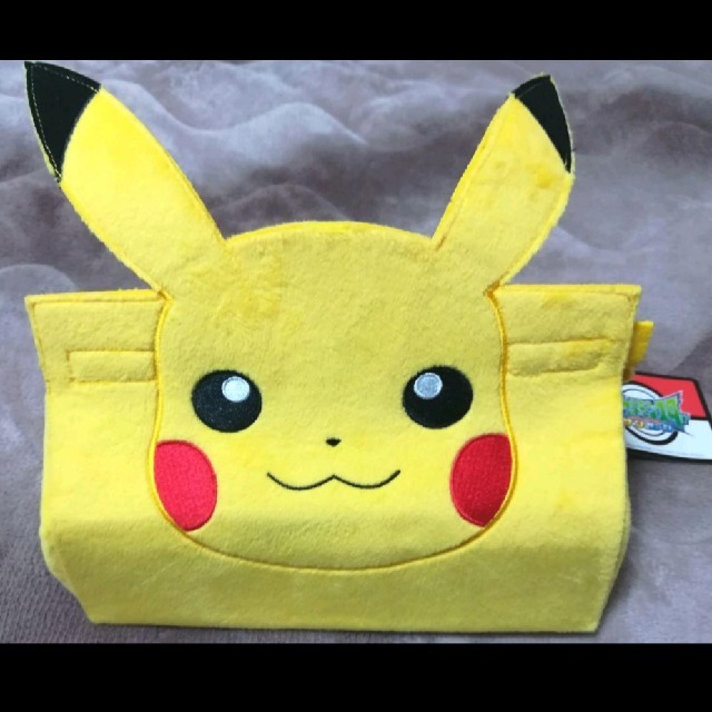 ポケモン(ポケモン)の【送料込はご相談ください様専用】ピカチュウ　ティッシュケース　ティッシュカバー インテリア/住まい/日用品のインテリア小物(ティッシュボックス)の商品写真