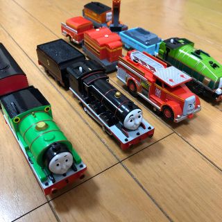 タカラトミー(Takara Tomy)のトーマスの仲間たち(電車のおもちゃ/車)