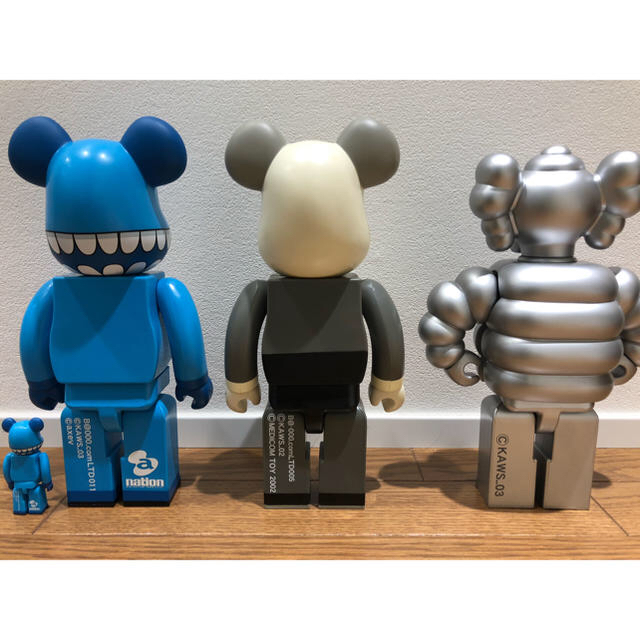ります MEDICOM TOY - kaws BE@RBRICK & KUBRICK 400% 3体セットの通販 by NT.'s shop|メディコムトイならラクマ あります