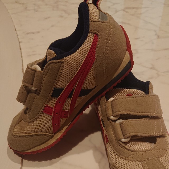 asics(アシックス)のasics ベビー キッズ スニーカー キッズ/ベビー/マタニティのベビー靴/シューズ(~14cm)(スニーカー)の商品写真