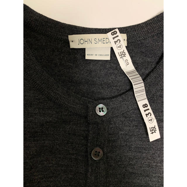 JOHN SMEDLEY(ジョンスメドレー)のコール様専用 JOHN SMEDLEY HENLEY NECK CHARCOAL メンズのトップス(ニット/セーター)の商品写真