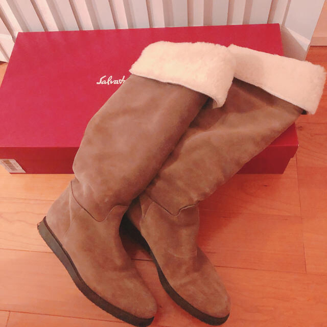 Ferragamo(フェラガモ)の♡Ferragamo ムートンブーツ♡36 1/2  レディースの靴/シューズ(ブーツ)の商品写真
