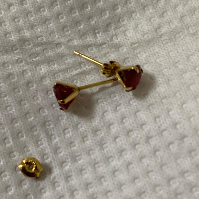 ルビー 正規品18K ピアスの通販 by ひかショップ|ラクマ