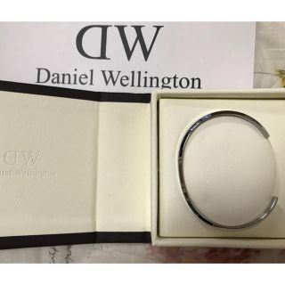 ダニエルウェリントン(Daniel Wellington)の   （箱付き）DWダニエルウェリントンバングルシルバーL(バングル/リストバンド)