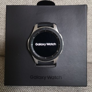 ギャラクシー(Galaxy)の【美品】Galaxy Watch(46mm) シルバー SM-R800　＋おまけ(その他)