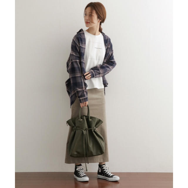 URBAN RESEARCH DOORS(アーバンリサーチドアーズ)の新品🍀今季 DOORS スクエアプリントTシャツ レディースのトップス(Tシャツ(長袖/七分))の商品写真