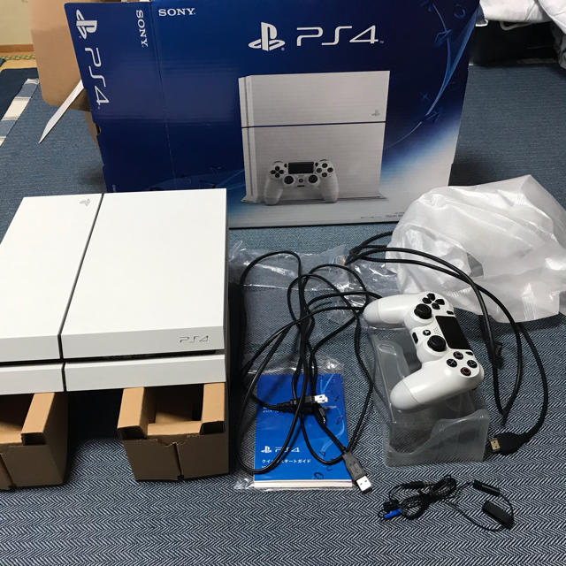 PlayStation4(プレイステーション4)のps4本体 エンタメ/ホビーのゲームソフト/ゲーム機本体(家庭用ゲーム機本体)の商品写真