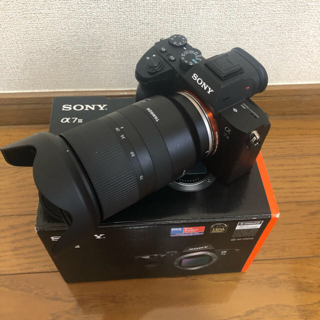 SONY(ソニー)のSONY α7iii 本体　TAMRON レンズセット　限定週末価格 スマホ/家電/カメラのカメラ(ミラーレス一眼)の商品写真