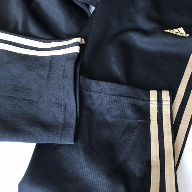 adidas(アディダス)のadidas アディダス ゴールドロゴ☆ジャージ上 下 140 キッズ/ベビー/マタニティのキッズ服男の子用(90cm~)(ジャケット/上着)の商品写真