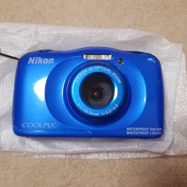 Nikon 10m防水カメラの通販 by マナミーニ's shop｜ラクマ COOLPIX S33 大特価お得