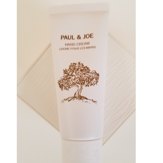 PAUL & JOE(ポールアンドジョー)の✨新品未使用✨ポール&ジョー  ハンドクリーム コスメ/美容のボディケア(ハンドクリーム)の商品写真