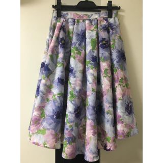 マーキュリーデュオ(MERCURYDUO)の【美品】MERCURY DUO♡花柄スカート(ひざ丈スカート)