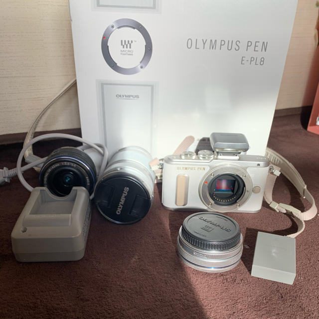 OLYMPUS(オリンパス)のOLYMPUS E−PL8 E-PL8 ダブルズームキット スマホ/家電/カメラのカメラ(ミラーレス一眼)の商品写真