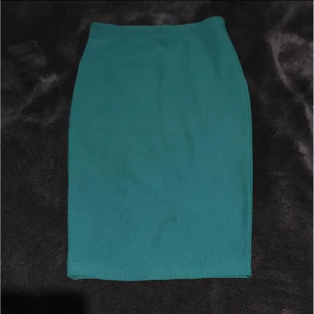 FOREVER 21(フォーエバートゥエンティーワン)のForever21タイトスカートS レディースのスカート(ひざ丈スカート)の商品写真