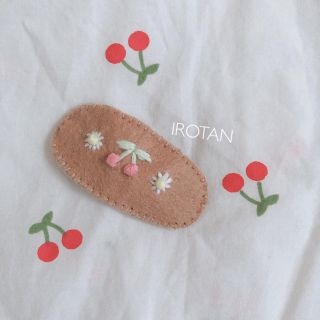 プティマイン(petit main)のhandmade ♡ ヘアピン 08(ファッション雑貨)