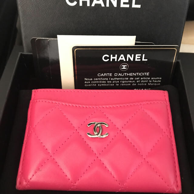 CHANEL(シャネル)のシャネル　カードケース　 レディースのファッション小物(名刺入れ/定期入れ)の商品写真