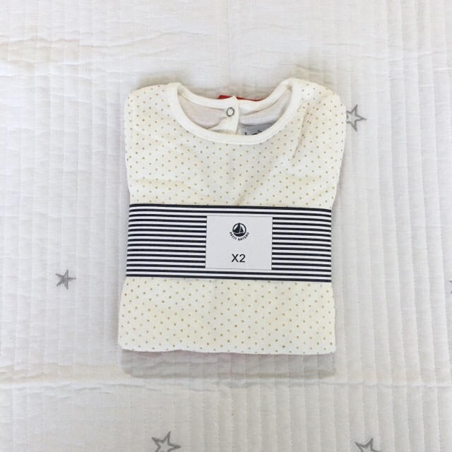 PETIT BATEAU(プチバトー)の＊ご専用＊ 新品未使用  プチバトー  長袖  カットソー  2枚組 キッズ/ベビー/マタニティのキッズ服女の子用(90cm~)(Tシャツ/カットソー)の商品写真