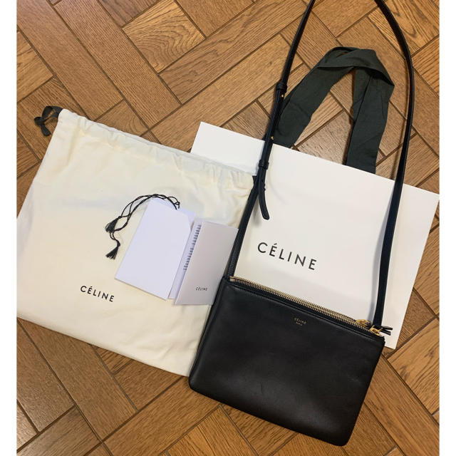 celine(セリーヌ)のCELINEセリーヌ　トリオ　スモール　美品 レディースのバッグ(ショルダーバッグ)の商品写真