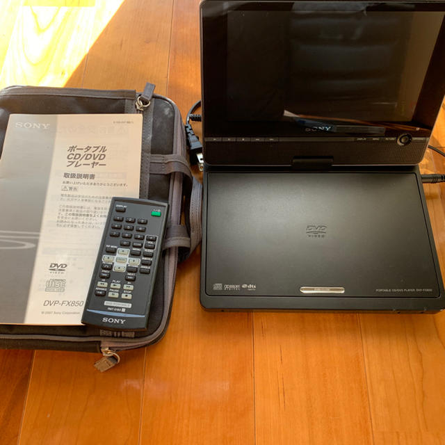 SONY(ソニー)のSONY ポータブルCD/DVDプレーヤー スマホ/家電/カメラのオーディオ機器(ポータブルプレーヤー)の商品写真