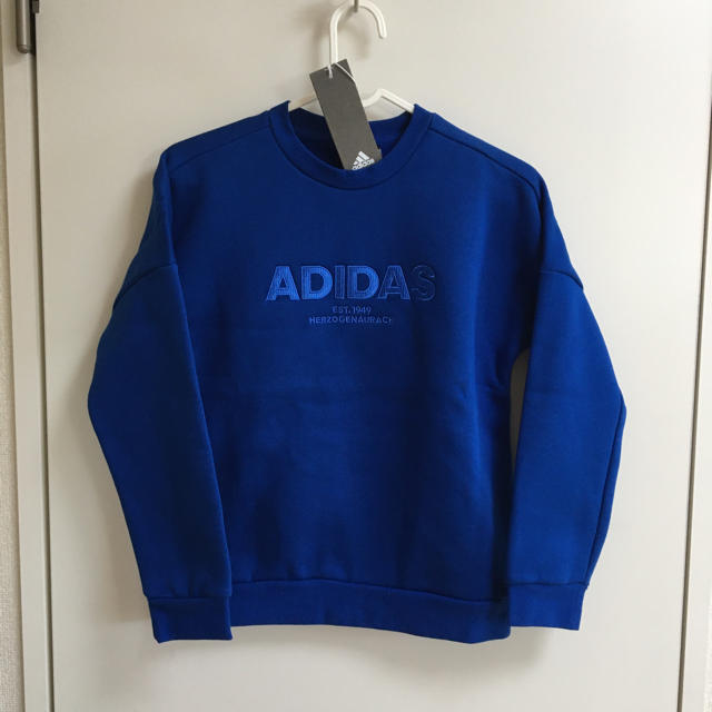 adidas(アディダス)の新品❤️adidas 裏起毛　140 キッズ/ベビー/マタニティのキッズ服男の子用(90cm~)(Tシャツ/カットソー)の商品写真