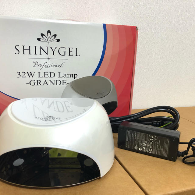 シャイニージェル  SHINYGEL  32W LED ランプ　グランデ