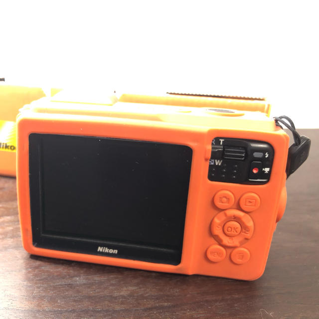 Nikon(ニコン)の【美品！使用2回】Nikon W300 ORANGE と専用ケースセット スマホ/家電/カメラのカメラ(コンパクトデジタルカメラ)の商品写真