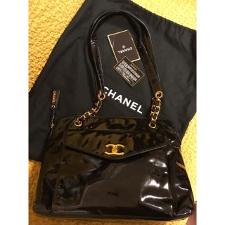 シャネル(CHANEL)の年末セール！CHANEL シャネル エナメル のターンロック ショルダーバッグ(ショルダーバッグ)