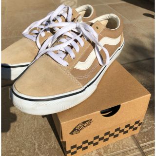 ヴァンズ(VANS)のオールドスクール　ベージュ(スニーカー)