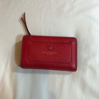 マークジェイコブス(MARC JACOBS)のMARC JACOBS 赤　レッド　二つ折りミニ財布(折り財布)