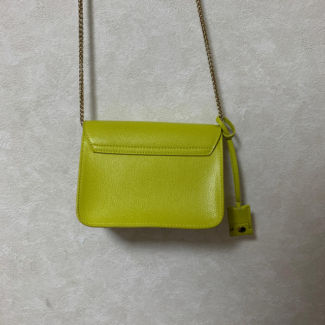 Furla(フルラ)のFURLA 黄緑色　バッグ レディースのバッグ(ショルダーバッグ)の商品写真