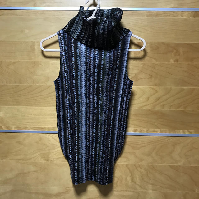 PLEATS PLEASE ISSEY MIYAKE(プリーツプリーズイッセイミヤケ)のプリーツプリーズ　ハイネック　カットソー  レディースのトップス(カットソー(半袖/袖なし))の商品写真