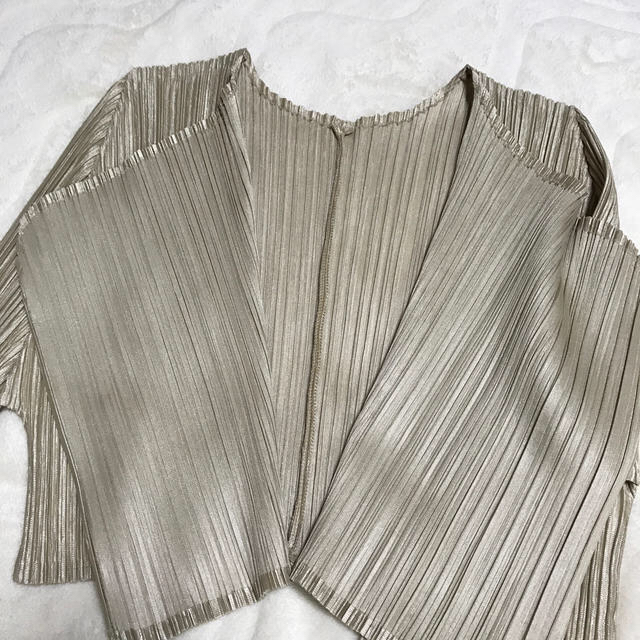 PLEATS PLEASE ISSEY MIYAKE(プリーツプリーズイッセイミヤケ)のプリーツプリーズ　ボレロ レディースのトップス(ボレロ)の商品写真