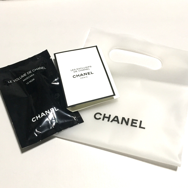 CHANEL(シャネル)のCHANEL レゼクスクルジフ シコモア 2ml コスメ/美容の香水(香水(女性用))の商品写真