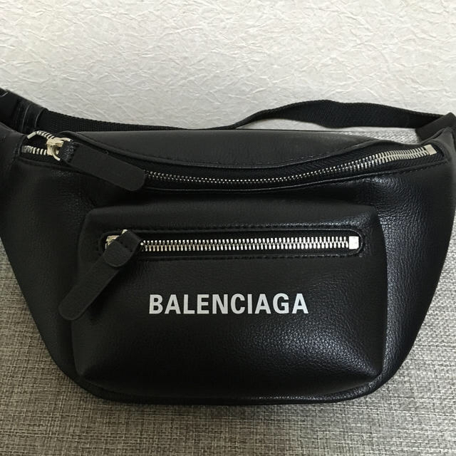 BALENCIAGA ボディバッグ | フリマアプリ ラクマ