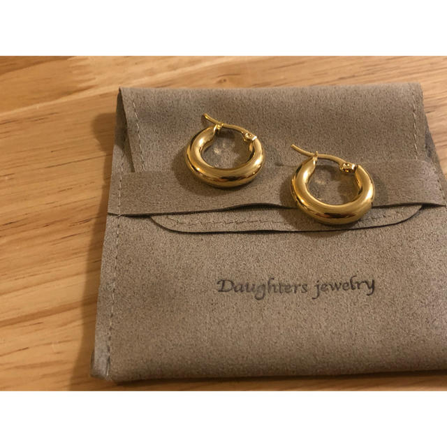 新品未使用！daughter jewelry ゴールド　ピアス