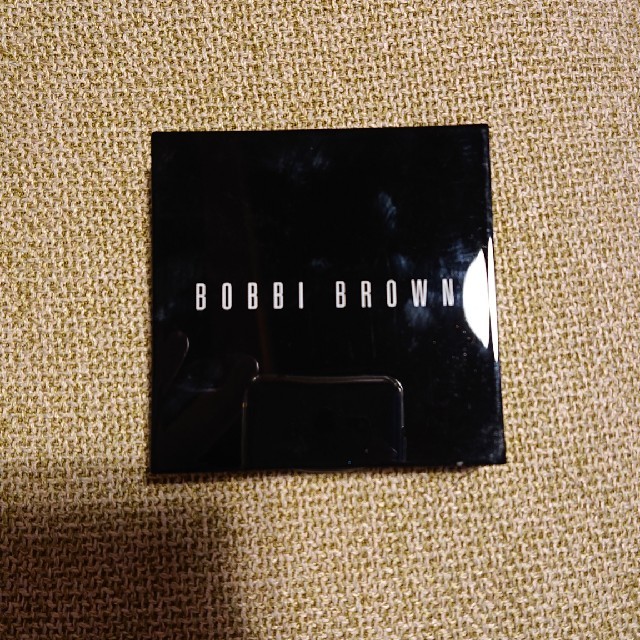 BOBBI BROWN(ボビイブラウン)のボビイブラウン ハイライティングパウダー ピンクグロウ コスメ/美容のベースメイク/化粧品(フェイスパウダー)の商品写真