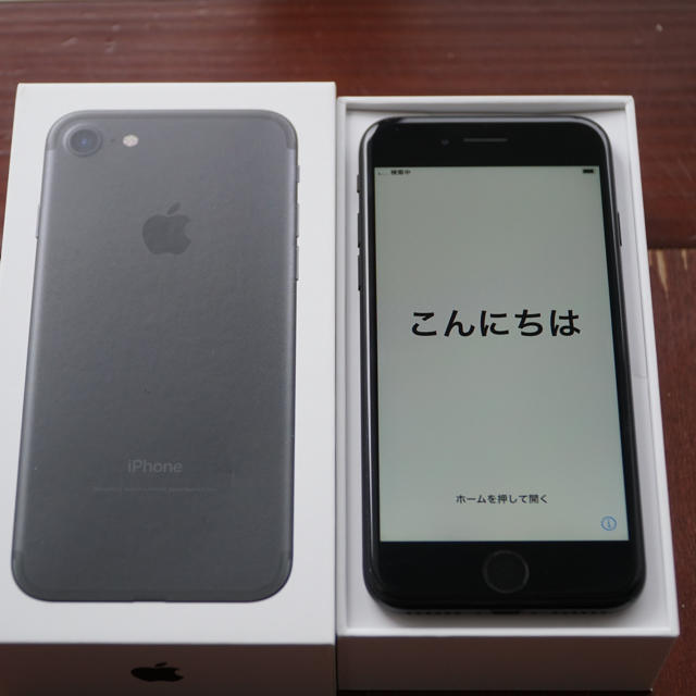 iPhone 7 ブラック 256GB SIMフリー版 MNCQ2J/Aのサムネイル