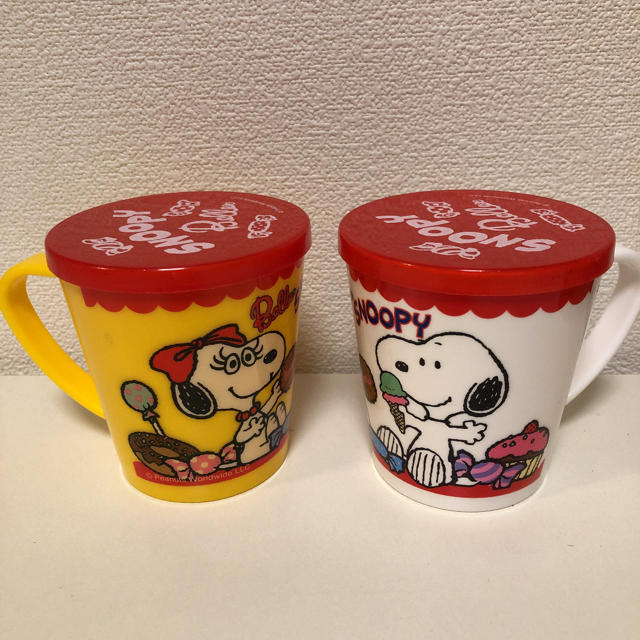 SNOOPY(スヌーピー)の❤︎未使用❤︎ 蓋付SNOOPY マグカップ インテリア/住まい/日用品のキッチン/食器(グラス/カップ)の商品写真