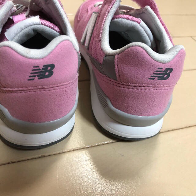 New Balance(ニューバランス)の☆ローズ☆様専用です。NB ニューバランス 18センチ キッズ/ベビー/マタニティのキッズ靴/シューズ(15cm~)(スニーカー)の商品写真