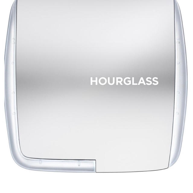 【日本未上陸コスメ】Hourglass2019ホリデー限定チークパレット コスメ/美容のベースメイク/化粧品(アイシャドウ)の商品写真